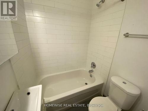 308 - 1 Triller Avenue, Toronto, ON - Indoor Photo Showing Bathroom