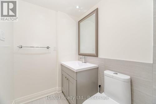 1511 - 550 Webb Drive, Mississauga, ON - Indoor Photo Showing Bathroom