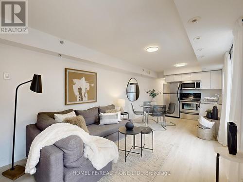 901B - 16 Laidlaw Street, Toronto, ON - Indoor Photo Showing Living Room