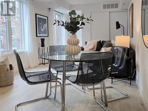 901B - 16 Laidlaw Street, Toronto, ON - Indoor Photo Showing Dining Room