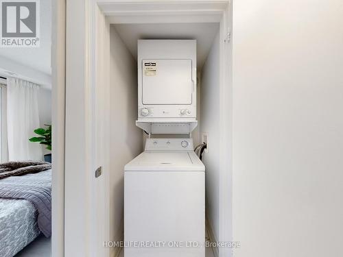 901B - 16 Laidlaw Street, Toronto, ON - Indoor Photo Showing Laundry Room