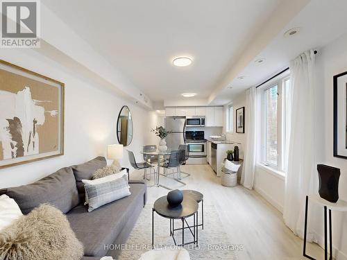 901B - 16 Laidlaw Street, Toronto, ON - Indoor Photo Showing Living Room