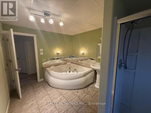 127 Jv Bonhomme Boulevard, Timmins (Tnw - Vic Heights), ON - Indoor Photo Showing Bathroom