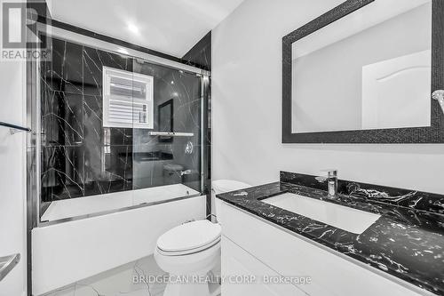 220 Grenfell Street, Hamilton, ON - Indoor Photo Showing Bathroom