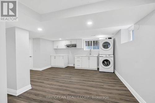 220 Grenfell Street, Hamilton, ON - Indoor Photo Showing Laundry Room