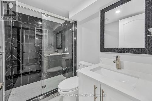 220 Grenfell Street, Hamilton, ON - Indoor Photo Showing Bathroom