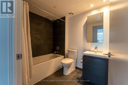 Ph17 - 1030 King Street W, Toronto, ON - Indoor Photo Showing Bathroom