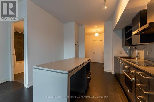Ph17 - 1030 King Street W, Toronto, ON - Indoor Photo Showing Kitchen