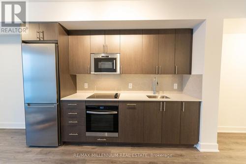 1540 - 2545 Simcoe Street N, Oshawa, ON - Indoor Photo Showing Kitchen