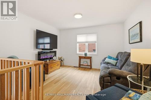 18 Mclean Avenue, Collingwood, ON - Indoor