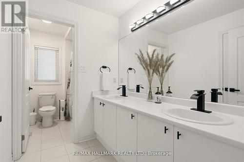18 Mclean Avenue, Collingwood, ON - Indoor Photo Showing Bathroom