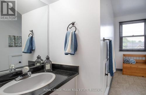 61 Allayden Drive, Whitby (Lynde Creek), ON - Indoor Photo Showing Bathroom