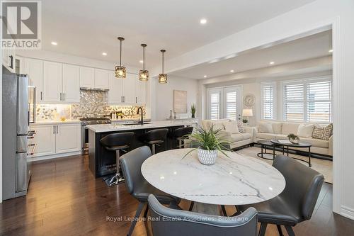 4061 Channing Crescent, Oakville, ON - Indoor Photo Showing Dining Room