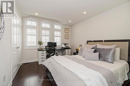 4061 Channing Crescent, Oakville, ON - Indoor Photo Showing Bedroom