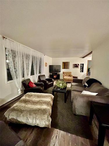 341 4Th Avenue, Binscarth, MB - Indoor Photo Showing Other Room