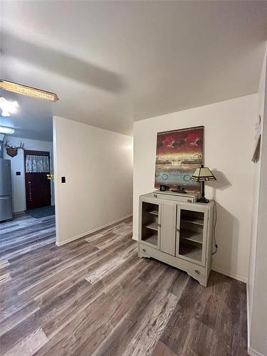 341 4Th Avenue, Binscarth, MB - Indoor