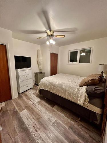 341 4Th Avenue, Binscarth, MB - Indoor Photo Showing Bedroom