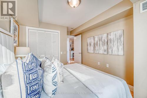 702 - 21 Hillcrest Avenue, Toronto, ON - Indoor Photo Showing Bedroom
