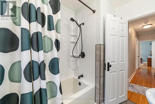 235 Farley Avenue, Belleville (Belleville Ward), ON - Indoor Photo Showing Bathroom