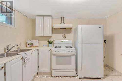 29 Pusey Boulevard, Brantford, ON - Indoor Photo Showing Kitchen With Double Sink
