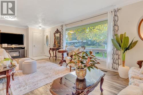 29 Pusey Boulevard, Brantford, ON - Indoor Photo Showing Living Room