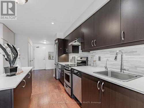 407 - 320 Richmond Street E, Toronto, ON - Indoor Photo Showing Kitchen With Upgraded Kitchen
