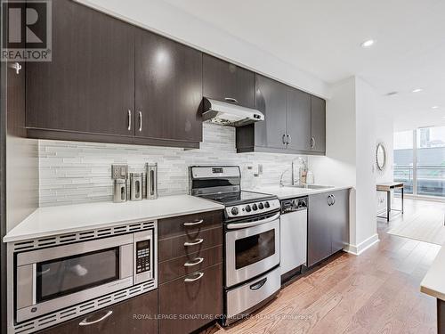 407 - 320 Richmond Street E, Toronto, ON - Indoor Photo Showing Kitchen With Upgraded Kitchen