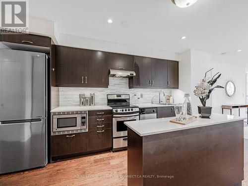 407 - 320 Richmond Street E, Toronto, ON - Indoor Photo Showing Kitchen