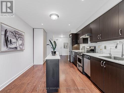 407 - 320 Richmond Street E, Toronto, ON - Indoor Photo Showing Kitchen
