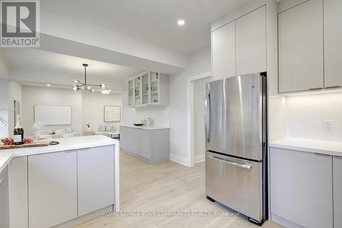 4128 Tapestry Trail, Mississauga, ON - Indoor Photo Showing Kitchen