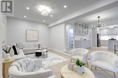 4128 Tapestry Trail, Mississauga, ON - Indoor Photo Showing Living Room