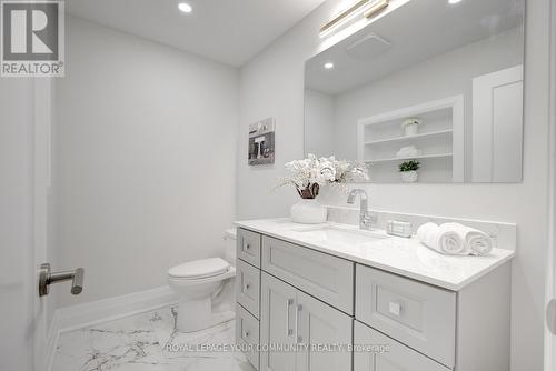 4128 Tapestry Trail, Mississauga, ON - Indoor Photo Showing Bathroom