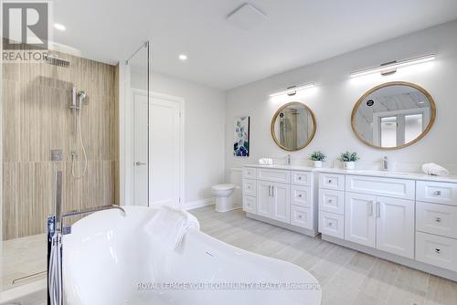 4128 Tapestry Trail, Mississauga, ON - Indoor Photo Showing Bathroom