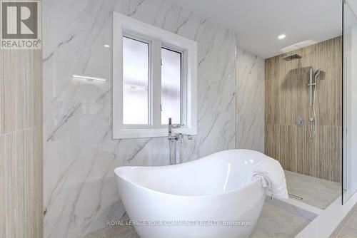 4128 Tapestry Trail, Mississauga, ON - Indoor Photo Showing Bathroom