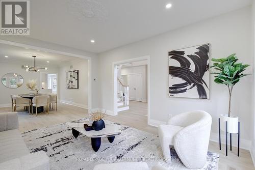 4128 Tapestry Trail, Mississauga, ON - Indoor Photo Showing Living Room