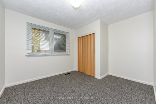 20 Hallow Crescent, Toronto, ON - Indoor Photo Showing Other Room