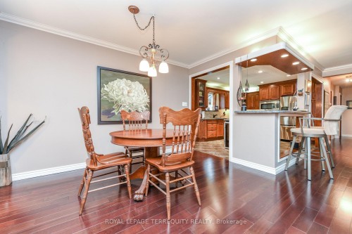 20 Hallow Crescent, Toronto, ON - Indoor Photo Showing Dining Room