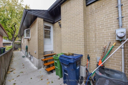 20 Hallow Crescent, Toronto, ON - Outdoor With Exterior