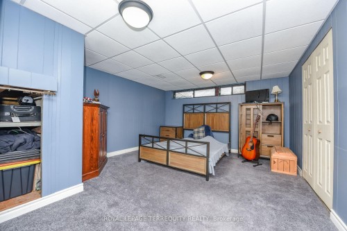 20 Hallow Crescent, Toronto, ON - Indoor Photo Showing Other Room