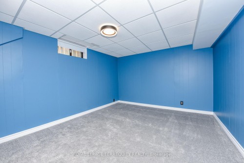 20 Hallow Crescent, Toronto, ON - Indoor Photo Showing Other Room
