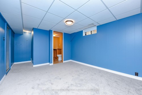 20 Hallow Crescent, Toronto, ON - Indoor Photo Showing Other Room