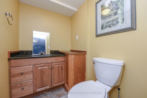 20 Hallow Crescent, Toronto, ON - Indoor Photo Showing Bathroom