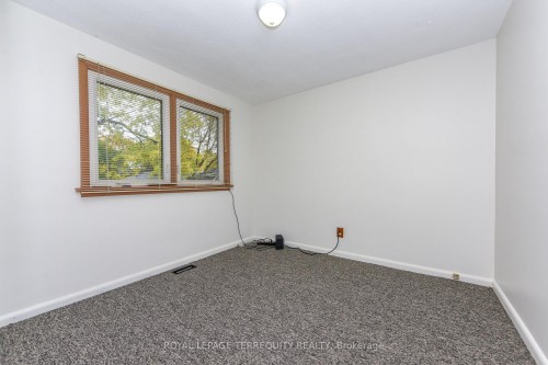 20 Hallow Crescent, Toronto, ON - Indoor Photo Showing Other Room