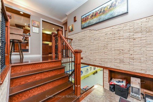 20 Hallow Crescent, Toronto, ON - Indoor Photo Showing Other Room