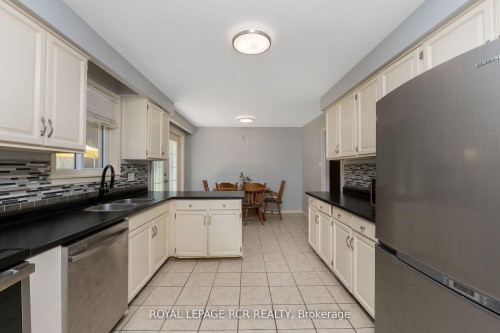 994034 Mono/Adjala Townline Road, Mono, ON - Indoor Photo Showing Kitchen With Double Sink