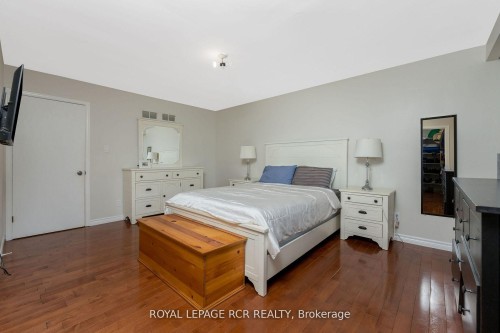 994034 Mono/Adjala Townline Road, Mono, ON - Indoor Photo Showing Bedroom
