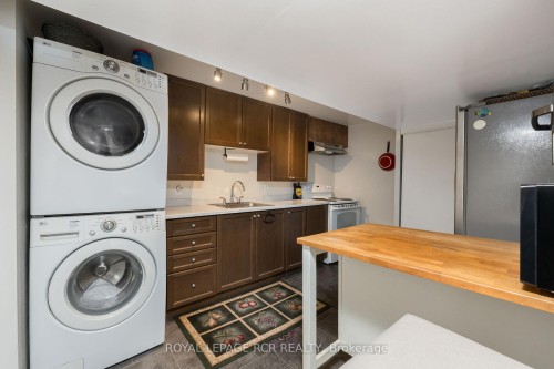 994034 Mono/Adjala Townline Road, Mono, ON - Indoor Photo Showing Laundry Room