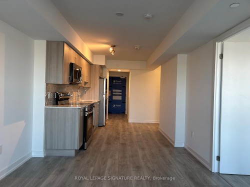 301-1455 Celebration Drive, Pickering, ON - Indoor Photo Showing Kitchen