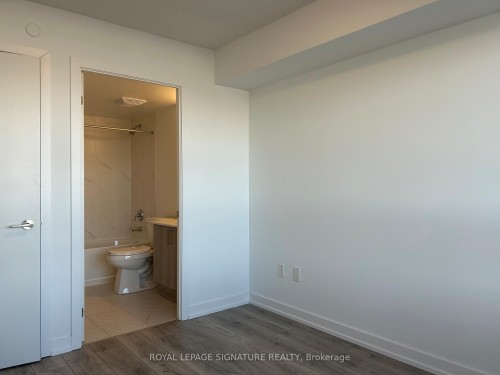 301-1455 Celebration Drive, Pickering, ON - Indoor Photo Showing Bathroom