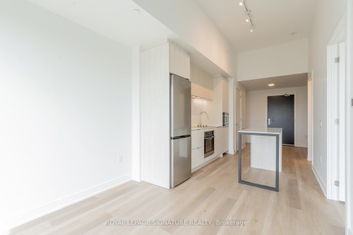 719-3009 Novar Road, Mississauga, ON - Indoor Photo Showing Kitchen